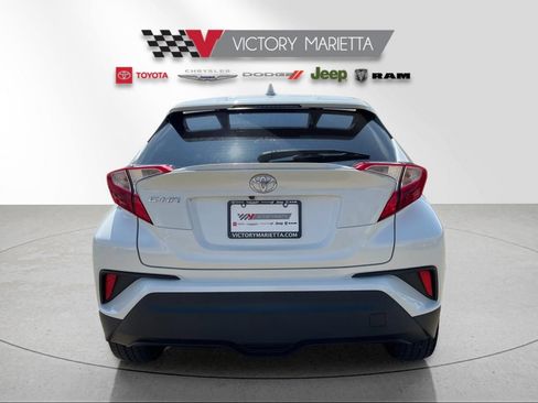 Used 2019 Toyota C-HR XLE FWD image 4