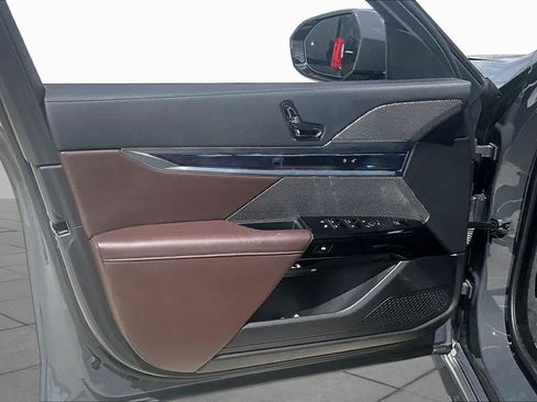 Used 2024 BMW 740i w/ Executive Package RWD image 24