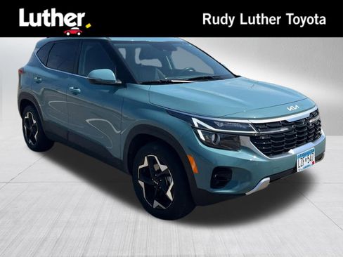 Used 2024 Kia Seltos EX AWD/4WD image 1