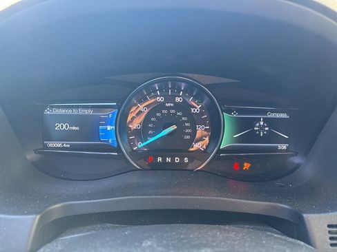 Used 2019 Ford Explorer XLT w/ Equipment Group 201A image 10