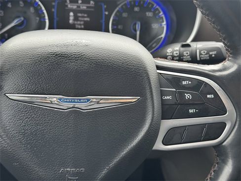 Certified 2019 Chrysler Pacifica Touring-L image 27