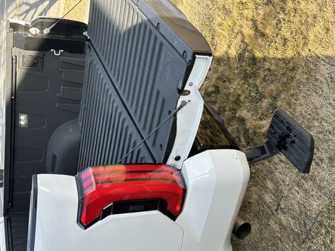 Used 2024 Toyota Tundra Limited image 10