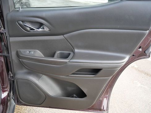 Used 2017 GMC Acadia SLT image 18