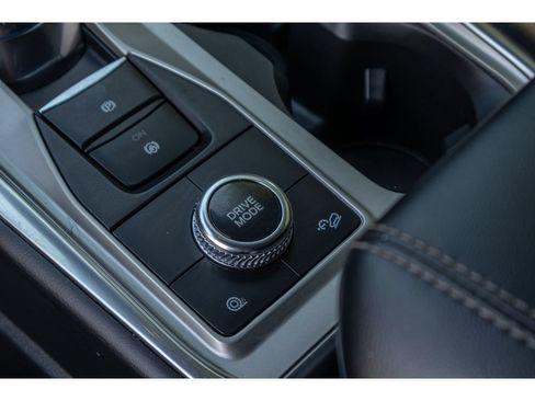 Used 2022 Ford Explorer XLT w/ Equipment Group 202A AWD/4WD image 27