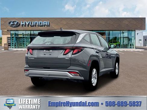 New 2026 Hyundai Tucson SE image 7