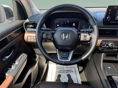 Used 2024 Honda Pilot Elite image 11
