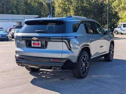 New 2026 Chevrolet Traverse High Country image 2