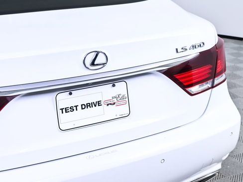 Used 2015 Lexus LS 460 w/ F Sport Package image 36
