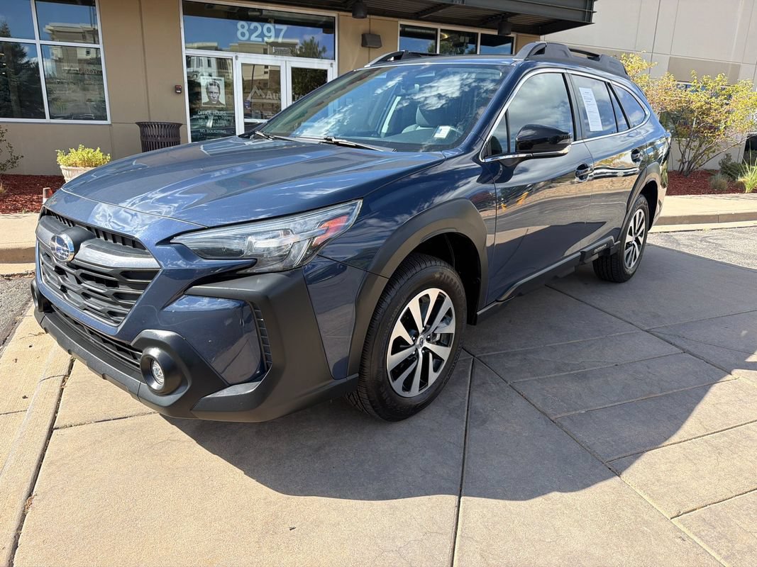 Used 2023 Subaru Outback Premium AWD/4WD image 2