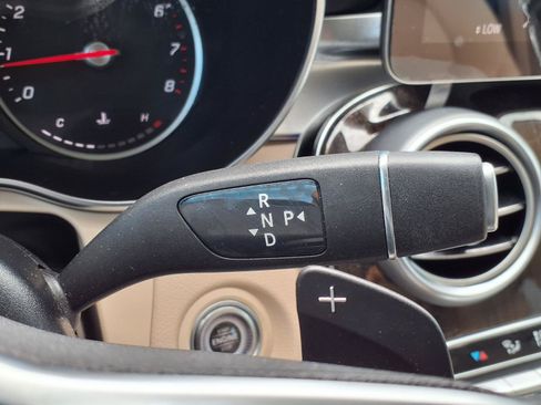 Used 2021 Mercedes-Benz GLC 300 4MATIC image 28