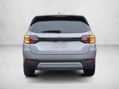 Used 2024 Honda Pilot EX-L image 6
