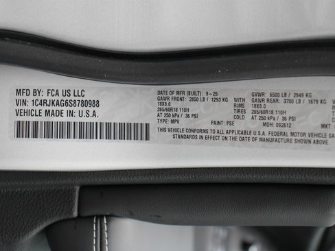 New 2025 Jeep Grand Cherokee L Laredo image 42