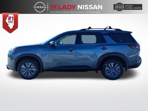 New 2025 Nissan Pathfinder SV image 4