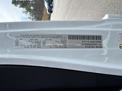 Used 2025 Jeep Wrangler Sahara image 27