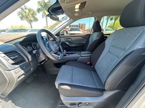 Used 2023 Nissan Rogue SV image 13