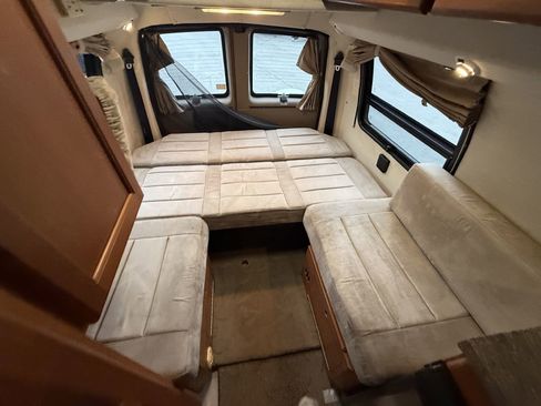 Used 2010 Chevrolet Express 3500 Extended w/ Power Package RWD image 61