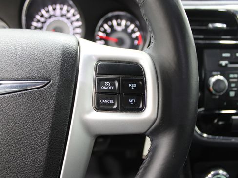 Used 2013 Chrysler 200 Touring image 10