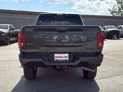 New 2026 RAM 2500 Laramie AWD/4WD image 6