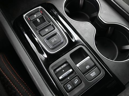 Certified 2025 Honda Pilot Sport image 19