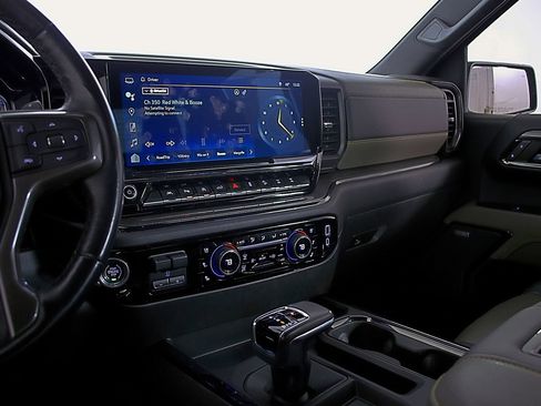 Used 2022 Chevrolet Silverado 1500 ZR2 image 26