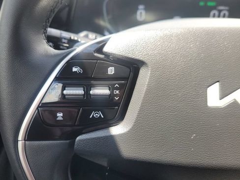 Certified 2025 Kia Niro EX Touring FWD image 21