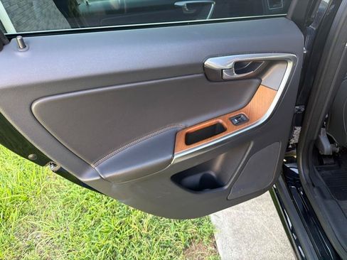 Used 2017 Volvo XC60 T5 Inscription w/ Preferred Option Package FWD image 35