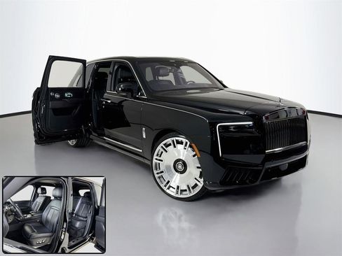 Used 2025 Rolls-Royce Cullinan AWD/4WD image 2