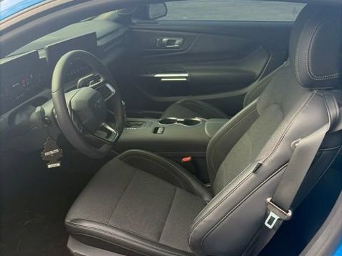 Used 2025 Ford Mustang GT RWD image 17