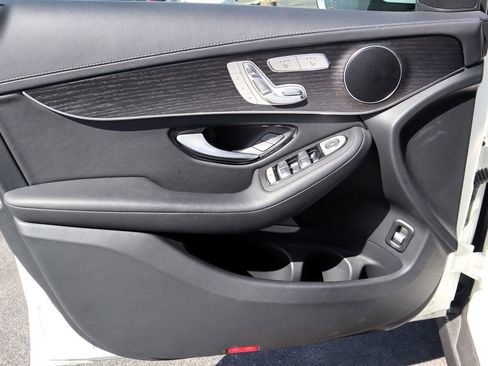 Certified 2022 Mercedes-Benz GLC 300 4MATIC image 17