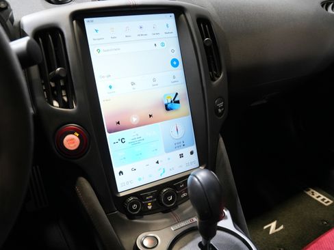 Used 2020 Nissan 370Z NISMO image 38