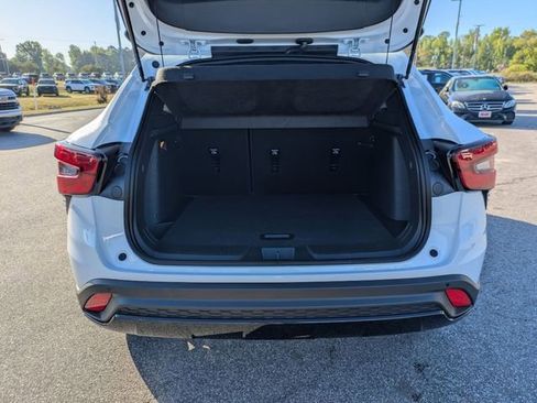 New 2026 Chevrolet Trax RS w/ Sunroof Package FWD image 29