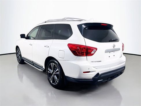 Used 2020 Nissan Pathfinder Platinum image 7