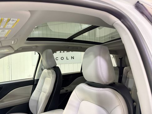 New 2026 Lincoln Aviator 2WD image 24