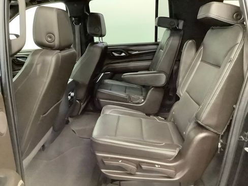 Used 2022 GMC Yukon XL Denali w/ Denali Premium Package AWD/4WD image 6