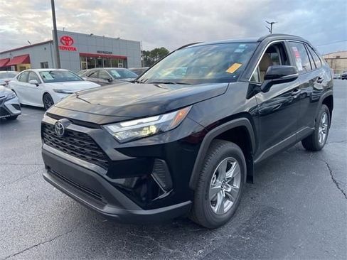 Used 2025 Toyota RAV4 XLE w/ Convenience Package image 13