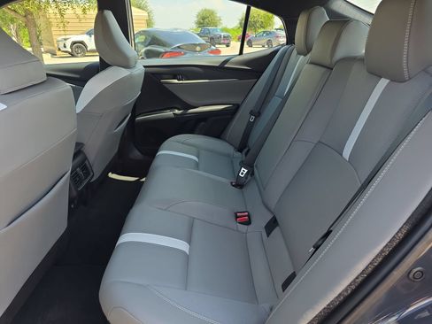 Used 2026 Toyota Camry SE w/ Convenience Package FWD image 11