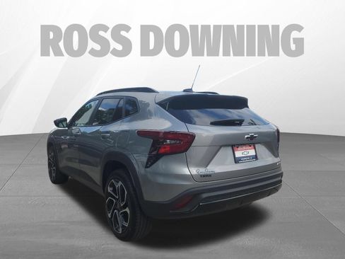 Used 2025 Chevrolet Trax RS w/ Sunroof Package FWD image 6