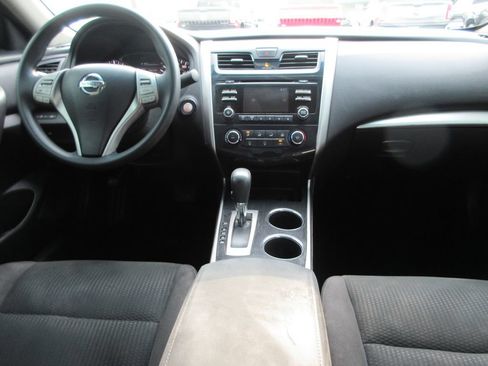 Used 2014 Nissan Altima 2.5 S w/ Display Audio Package FWD image 15