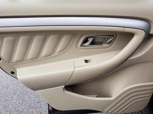 Used 2018 Ford Taurus SEL w/ Equipment Group 201A image 12