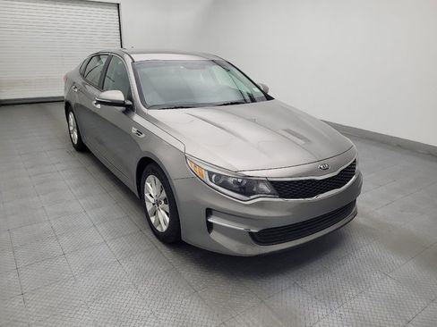 Used 2018 Kia Optima LX w/ 17" Alloy Wheels Package FWD image 13