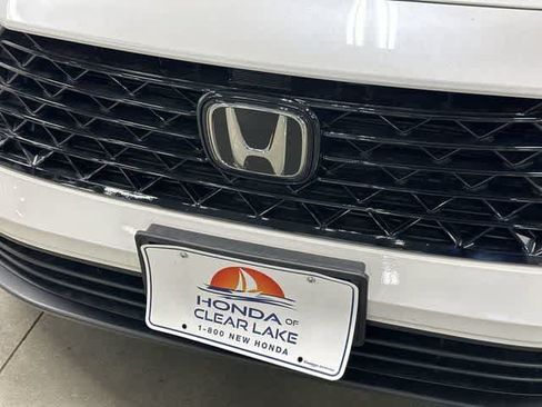 Certified 2025 Honda Accord SE image 29