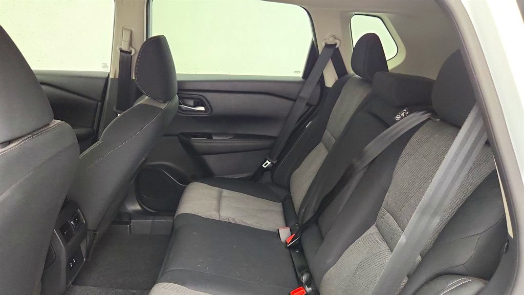 Used 2026 Nissan Rogue SV FWD image 18