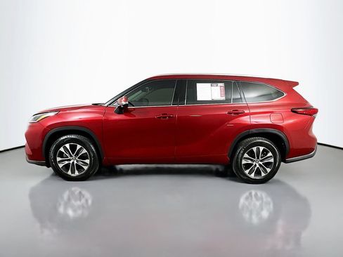 Used 2021 Toyota Highlander XLE FWD image 5