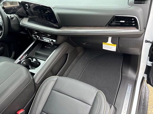 New 2026 Chevrolet Tahoe Premier AWD/4WD image 16