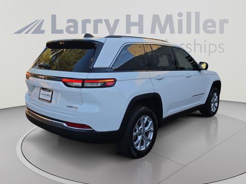 Used 2024 Jeep Grand Cherokee Limited w/ Luxury Tech Group II AWD/4WD image 5