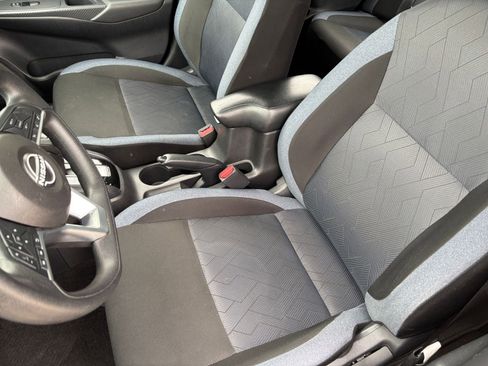 Used 2025 Nissan Versa SV w/ Trunk Package image 36