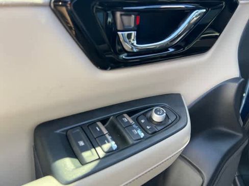 Certified 2025 Subaru Forester Limited AWD/4WD image 15