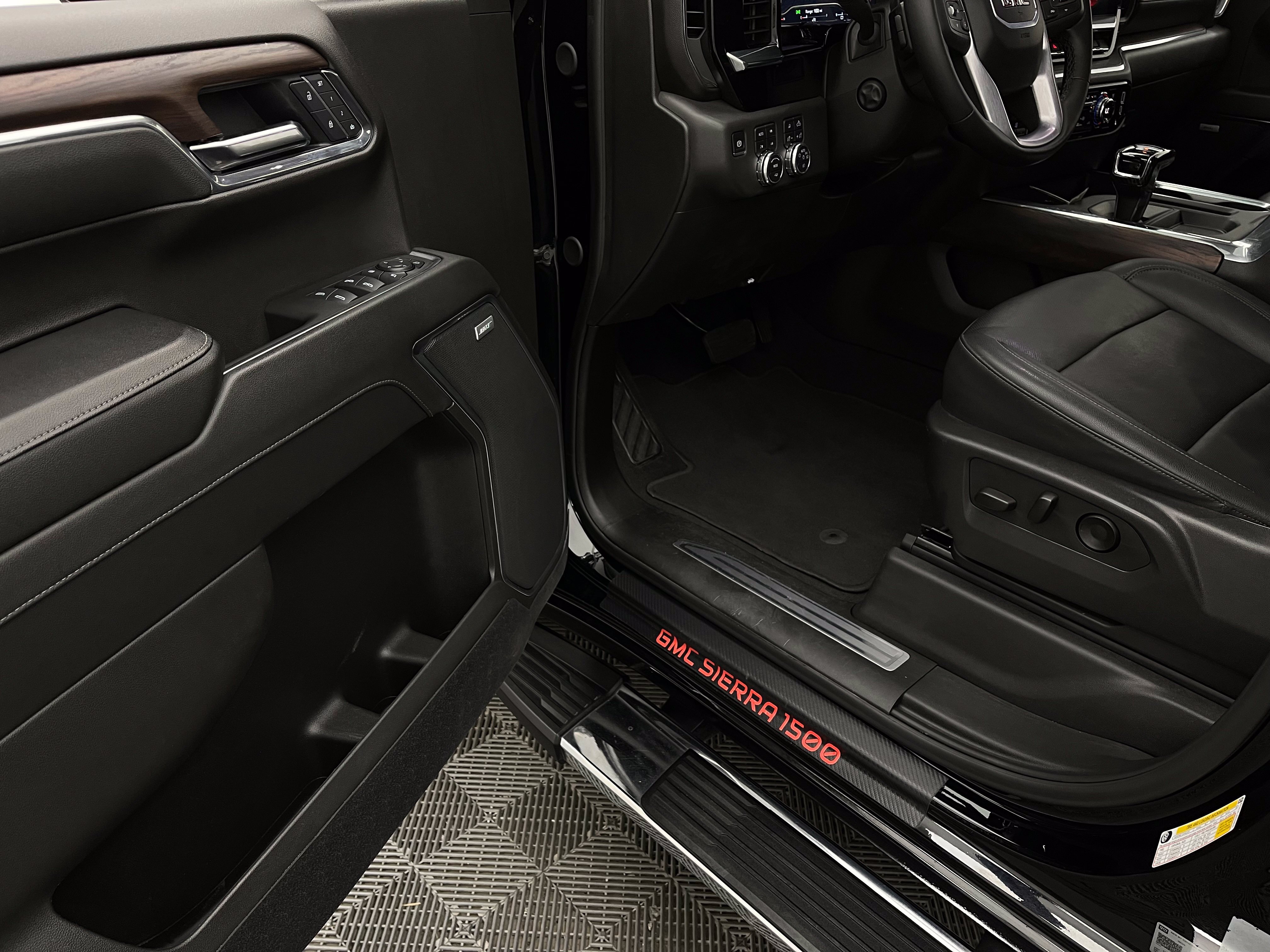 Used 2025 GMC Sierra 1500 SLT w/ SLT Premium Plus Package AWD/4WD image 16