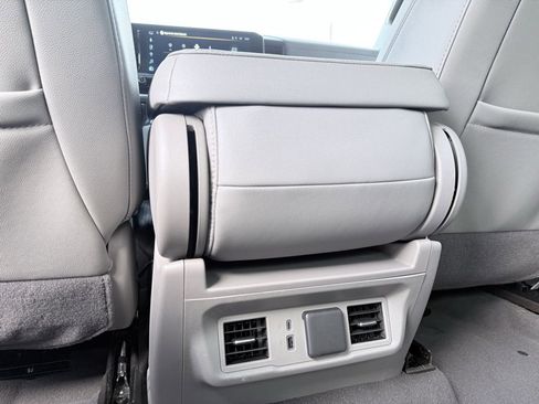 Used 2025 Chevrolet Silverado 1500 LT image 24