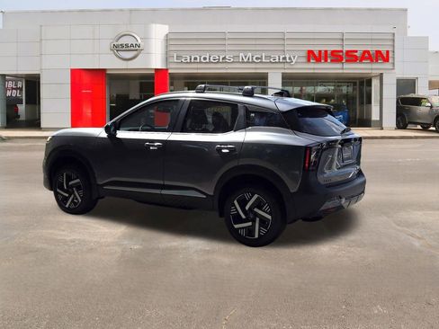 New 2026 Nissan Kicks SV w/ Cold Weather Package FWD image 5